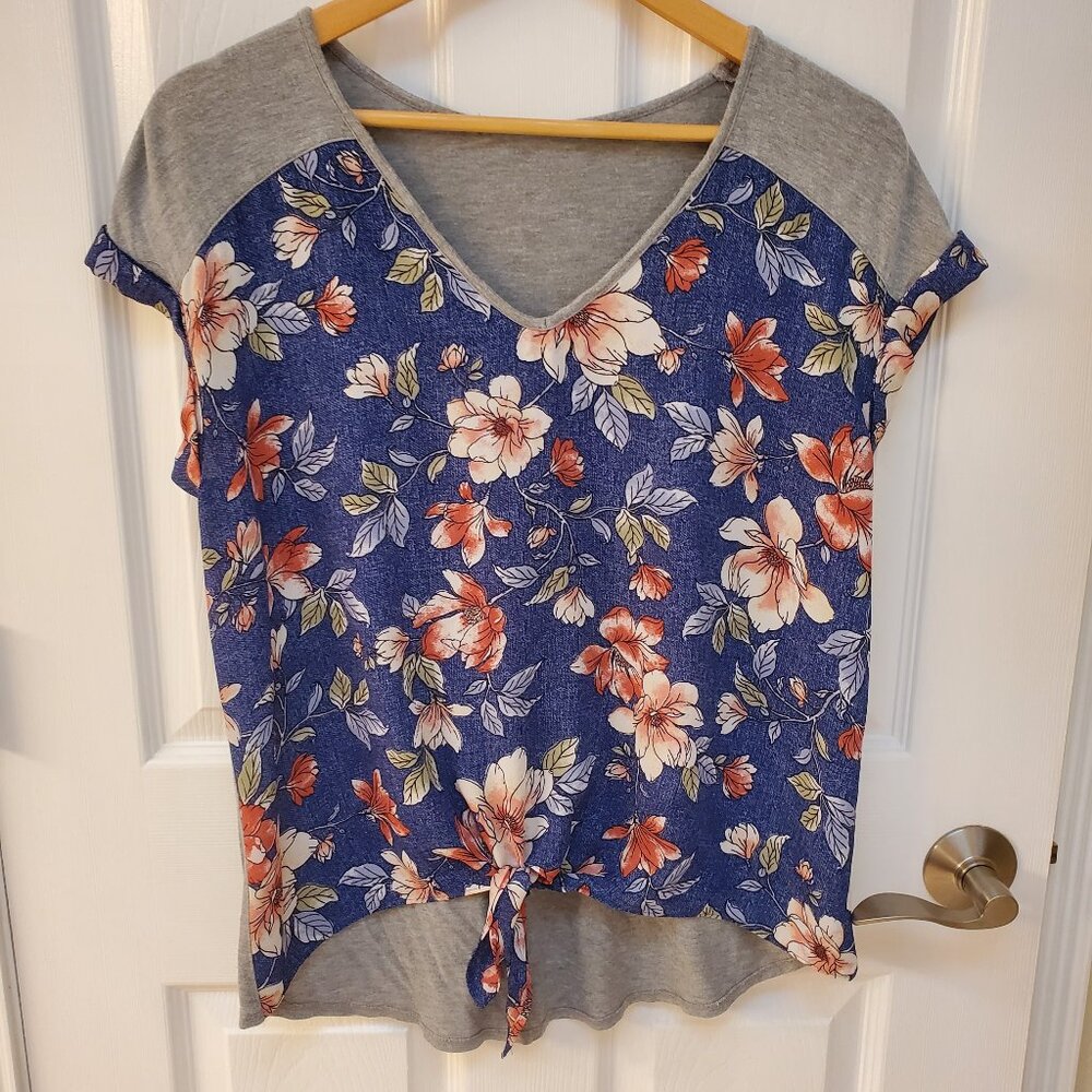 Fortune + Ivy Floral Mixed Material Top Blue with flowers and grey back Size Med